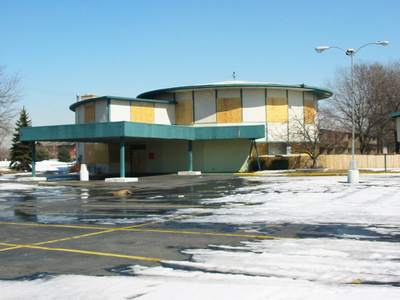 Executive Inn Motel - 2003 Photo (newer photo)